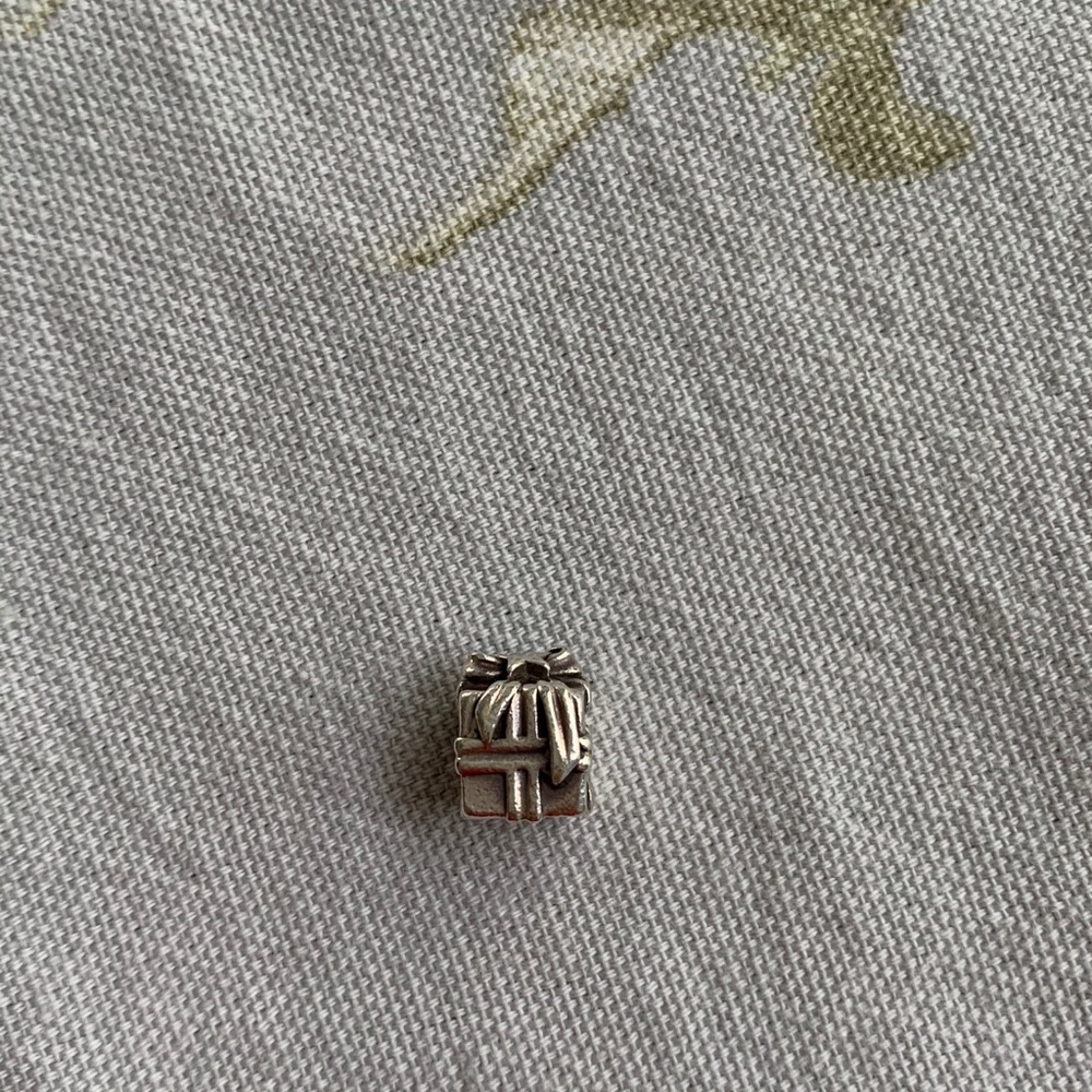 Pandora Gift Box Charm